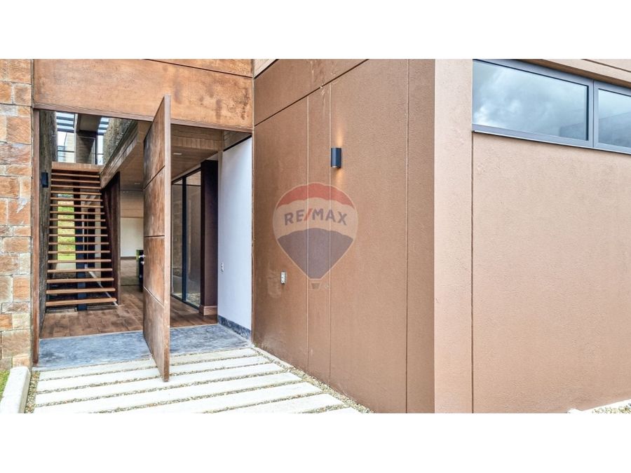 Beautiful single family home in Alto de Las Palmas